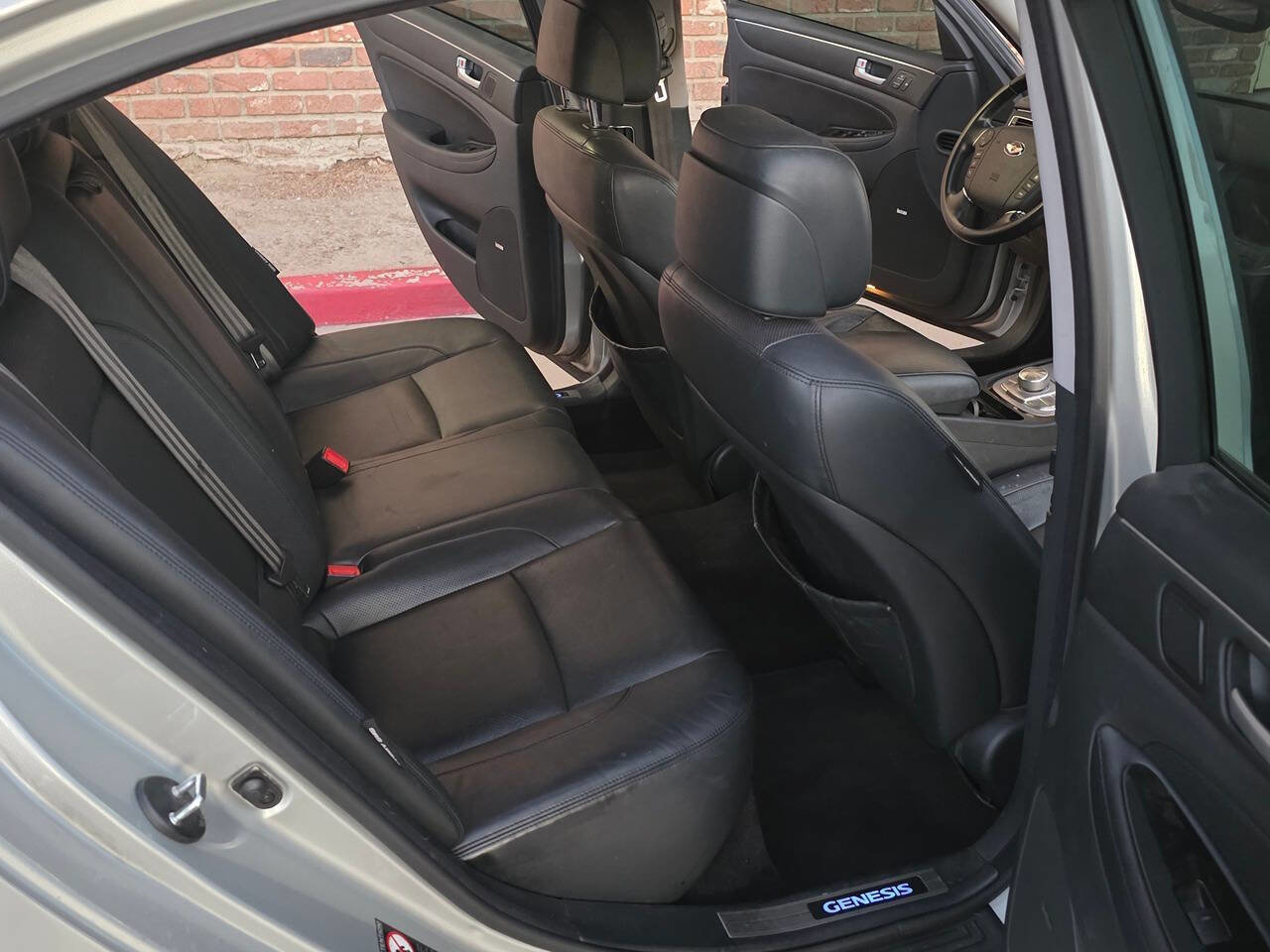 Used 2012 Hyundai Genesis 4.6 image 14