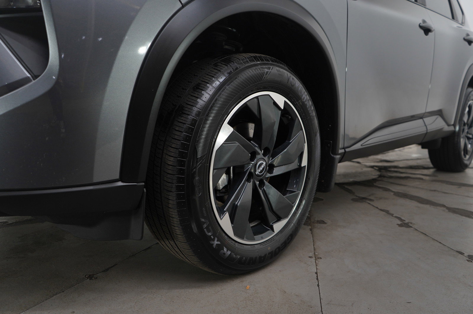 Used 2024 Nissan Rogue SV w/ SV Premium Package image 24