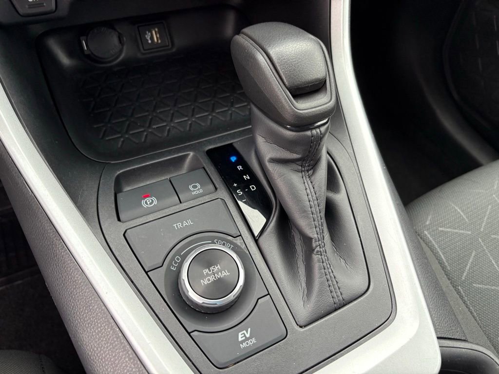 Used 2024 Toyota RAV4 XLE image 26
