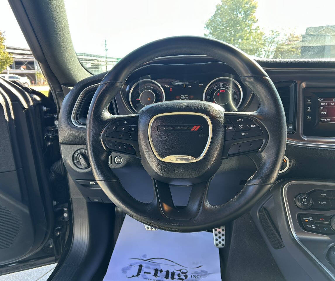 Used 2016 Dodge Challenger R/T image 16