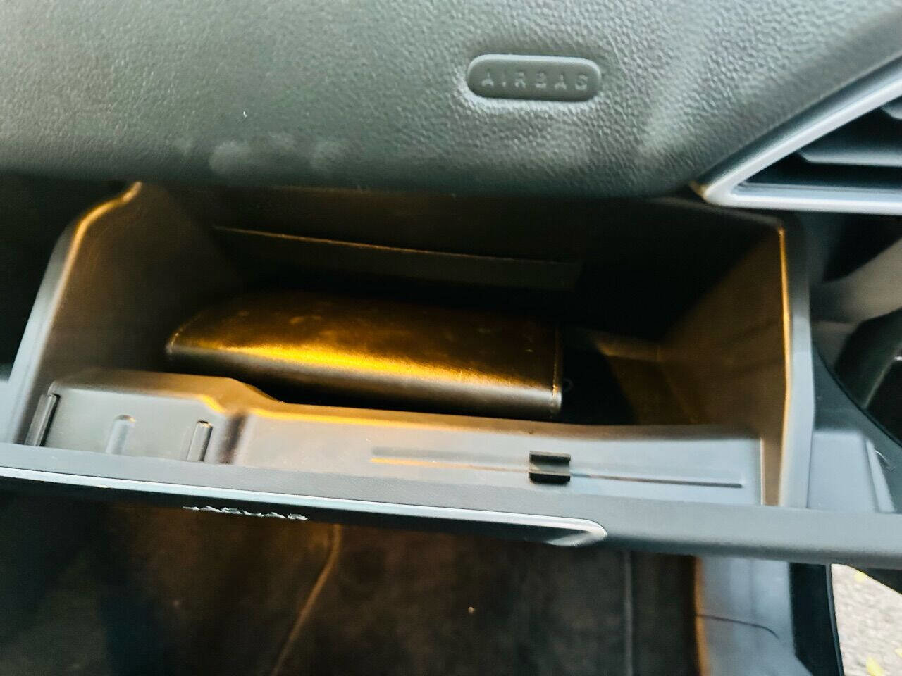 Used 2017 Jaguar F-PACE Prestige image 35