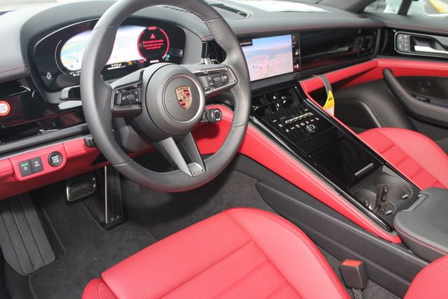 New 2025 Porsche Panamera 4 image 4