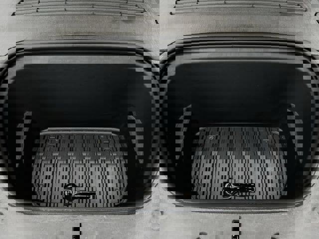 Used 2024 Tesla Model Y Long Range AWD/4WD image 33