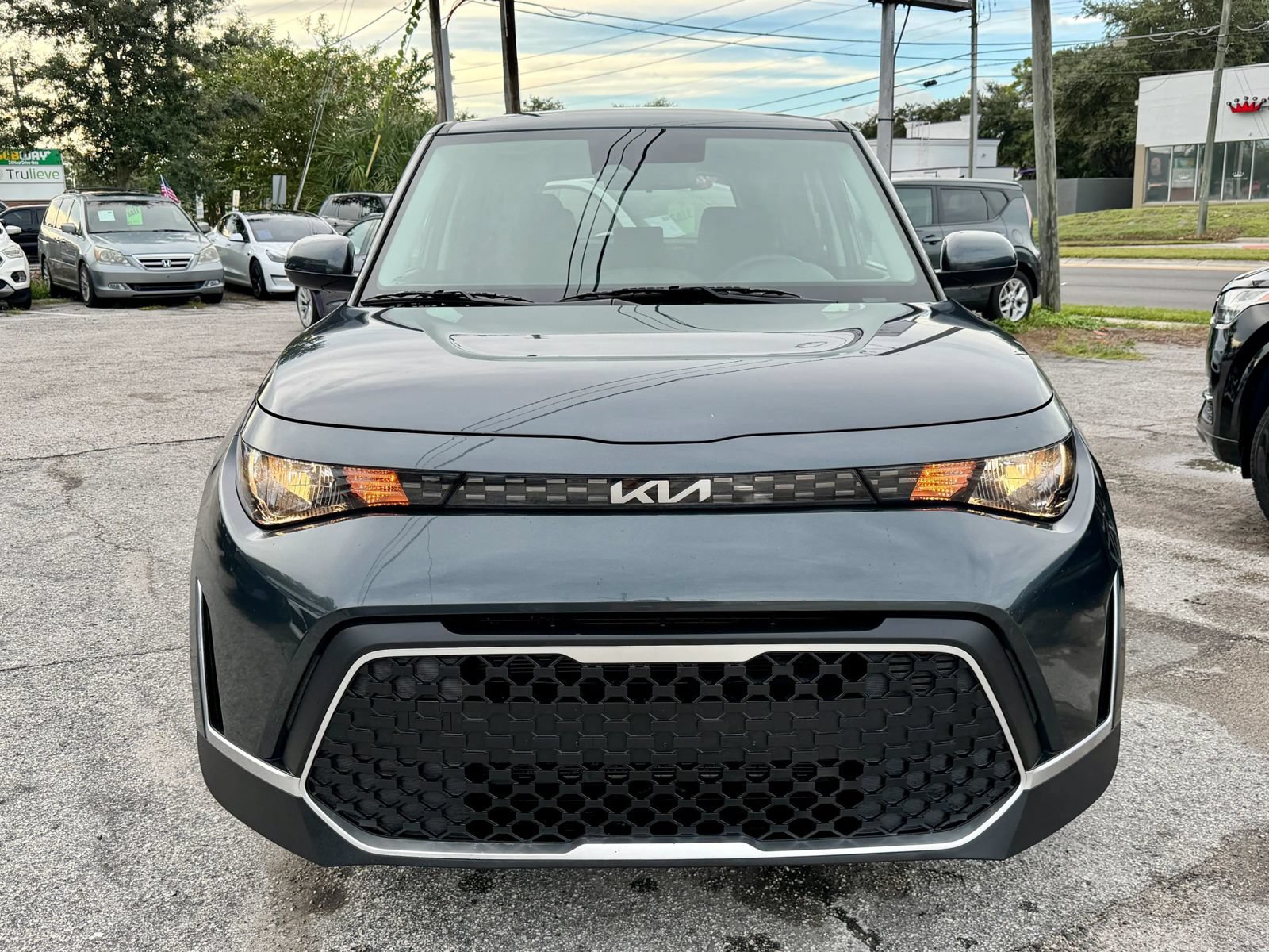 Used 2025 Kia Soul LX w/ LX Technology Package FWD image 2