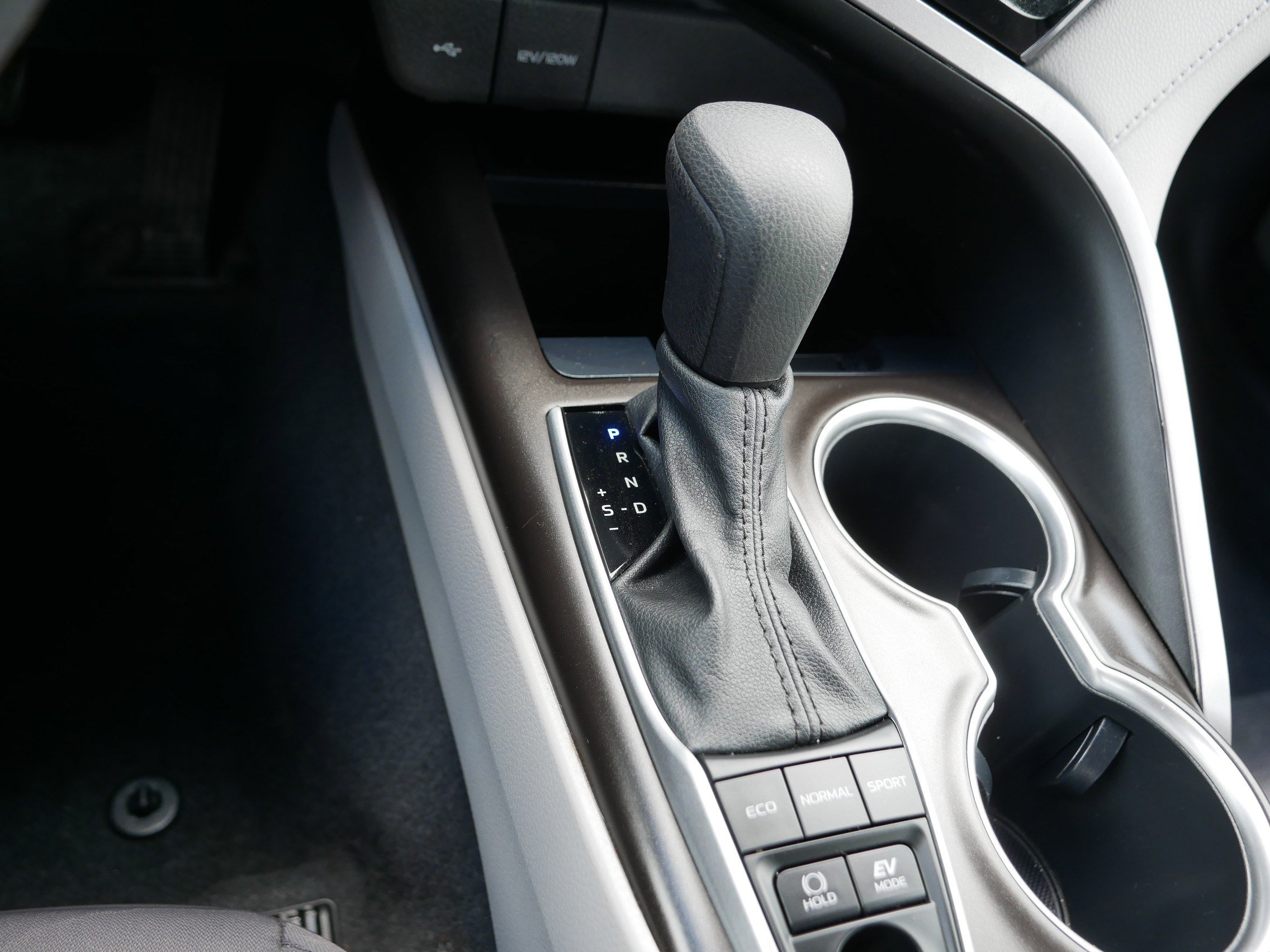Used 2021 Toyota Camry LE FWD image 24