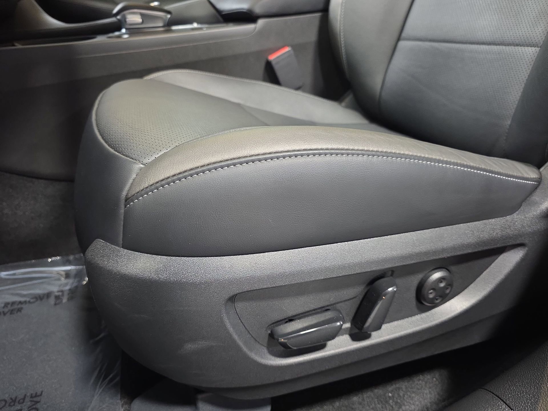 Certified 2025 INFINITI QX50 Luxe w/ Accent Package image 28