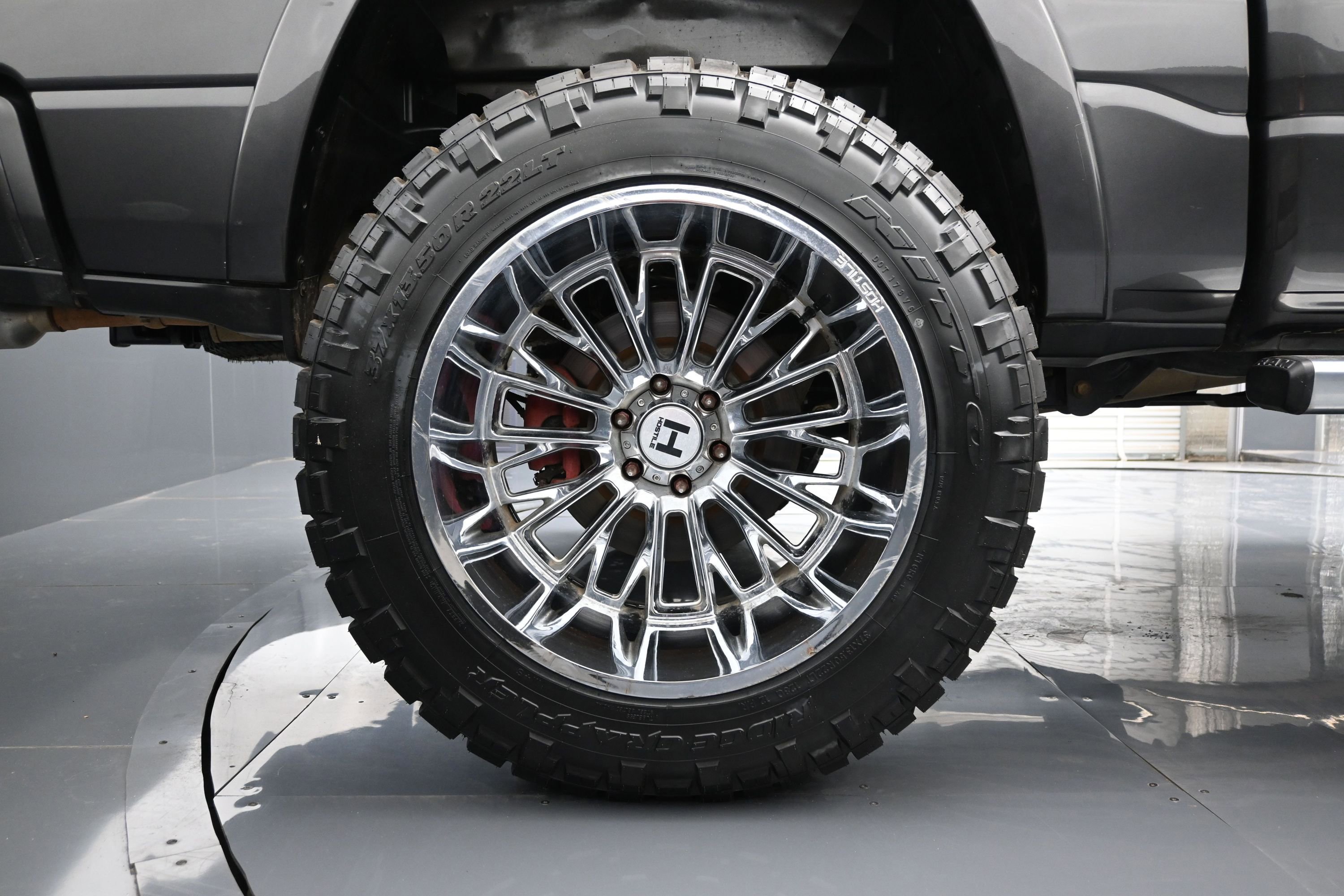 Used 2020 RAM 1500 Laramie w/ Sport Appearance Package AWD/4WD image 18