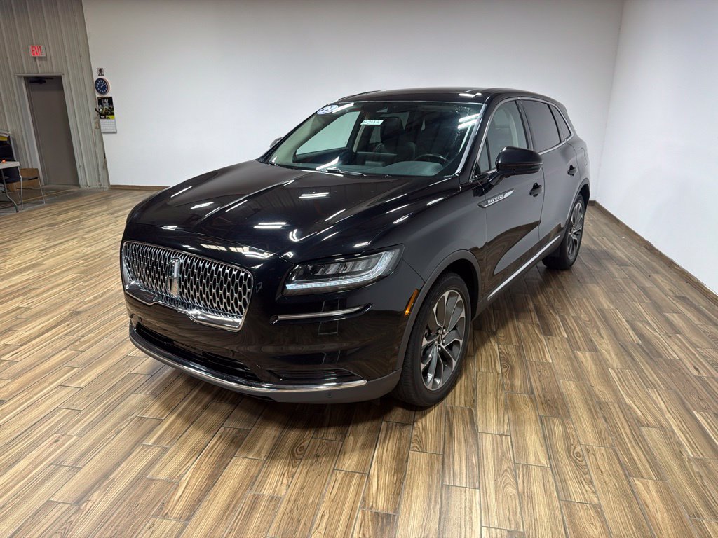 Used 2023 Lincoln Nautilus Reserve w/ Equipment Group 201A AWD/4WD image 3