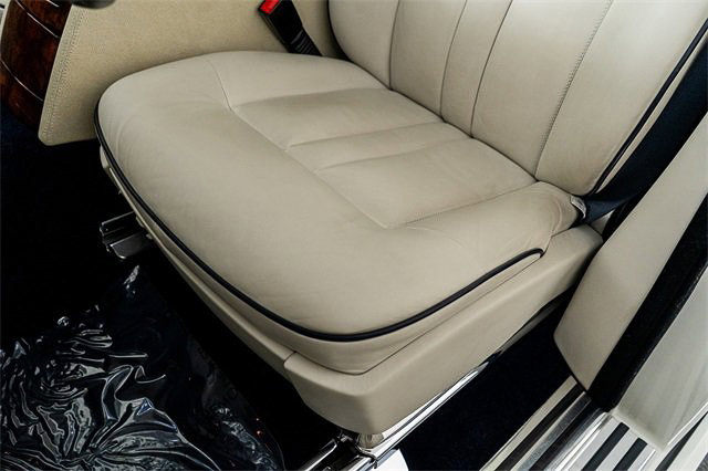 Used 2016 Rolls-Royce Phantom Sedan image 28