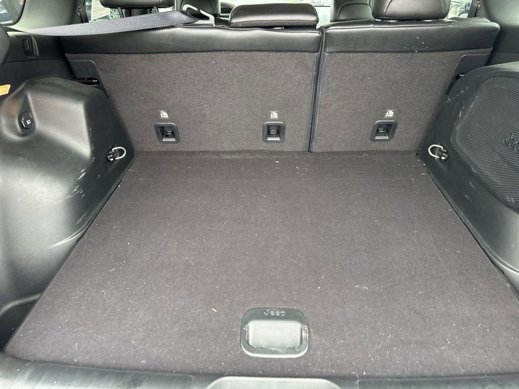 Used 2022 Jeep Cherokee Trailhawk w/ Sound & Nav Group image 9