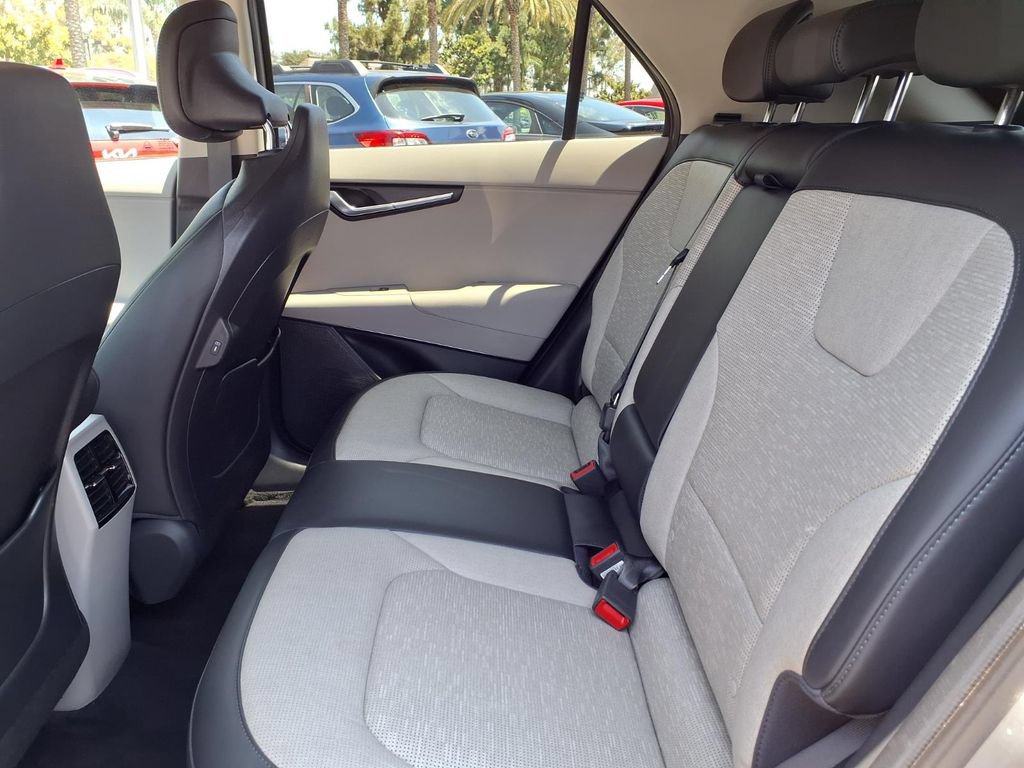 Certified 2024 Kia Niro Wave FWD image 8