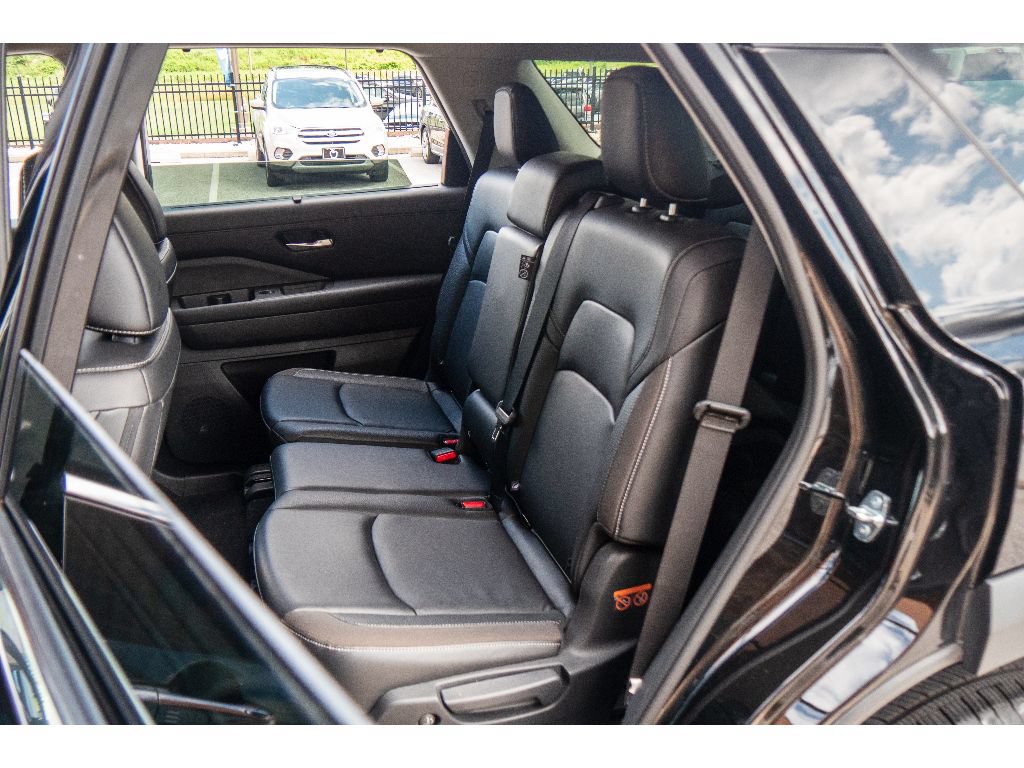 Used 2023 Nissan Pathfinder SL AWD/4WD image 19