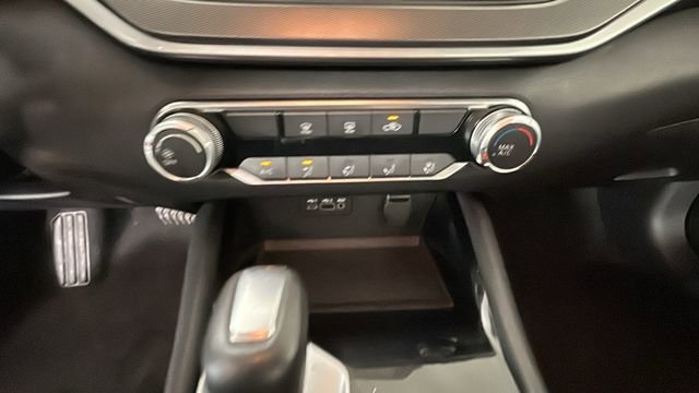 Used 2024 Nissan Altima 2.5 SR FWD image 23