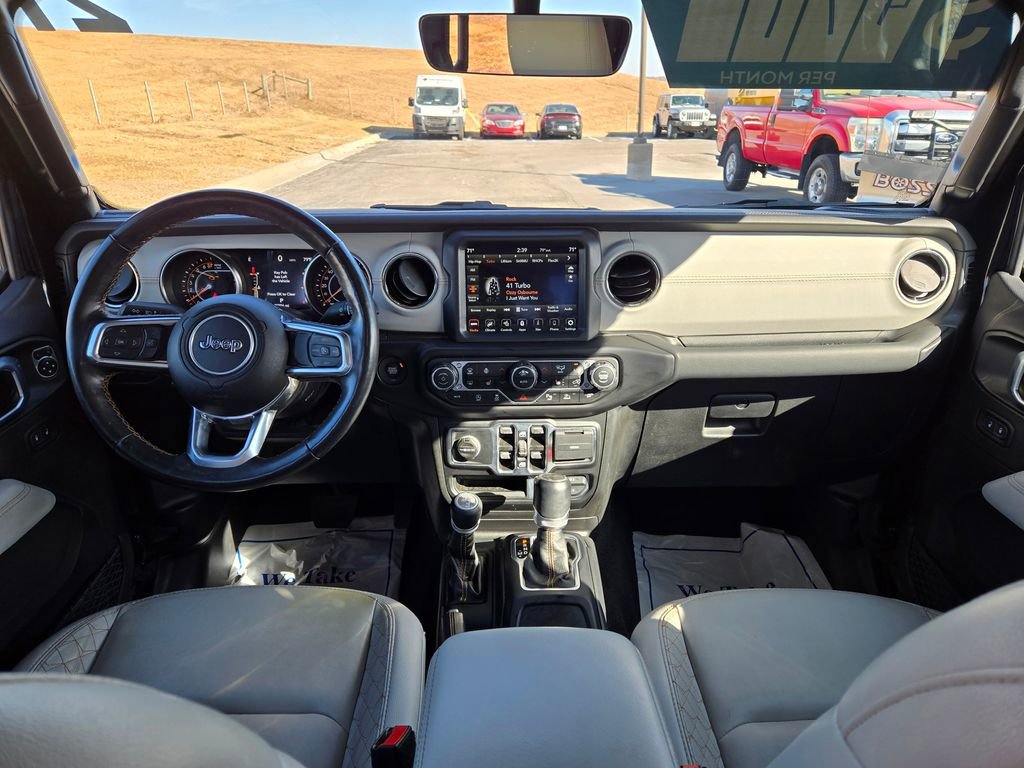 Used 2021 Jeep Gladiator Overland image 16