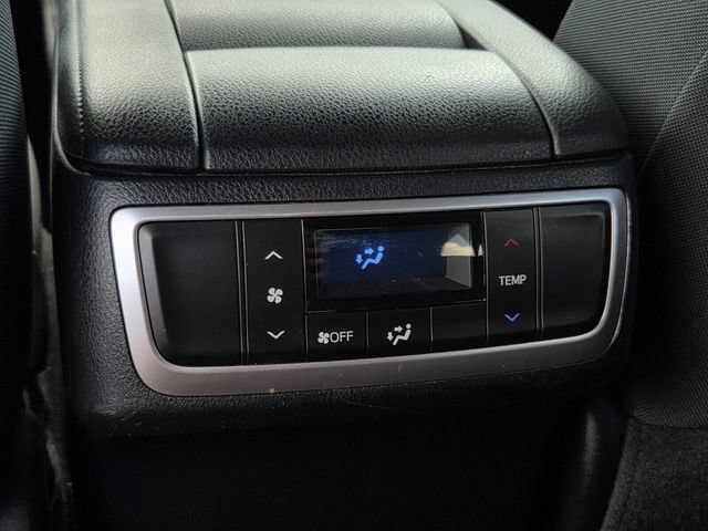 Used 2019 Toyota Highlander LE FWD image 16