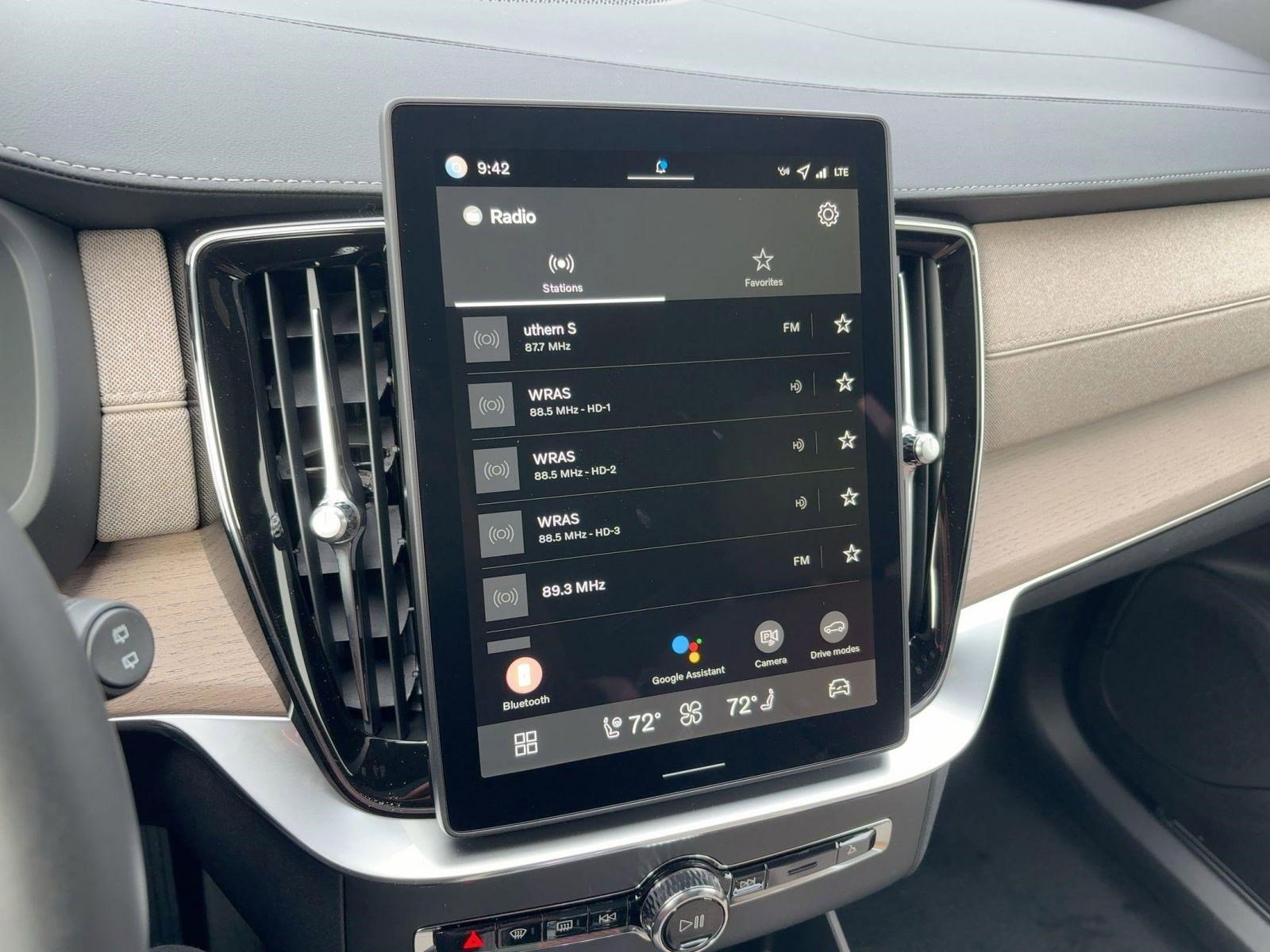 New 2026 Volvo XC90 T8 Plus w/ Protection Package Premier image 24
