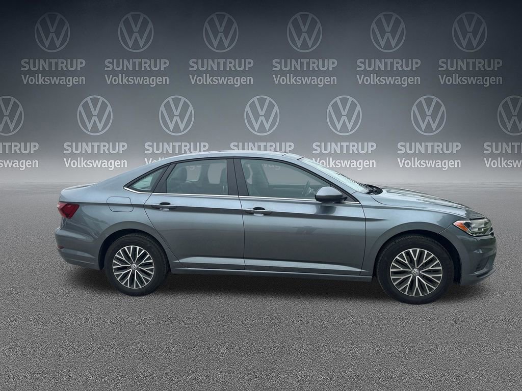 Used 2020 Volkswagen Jetta SE w/ SE Cold Weather Package FWD image 4