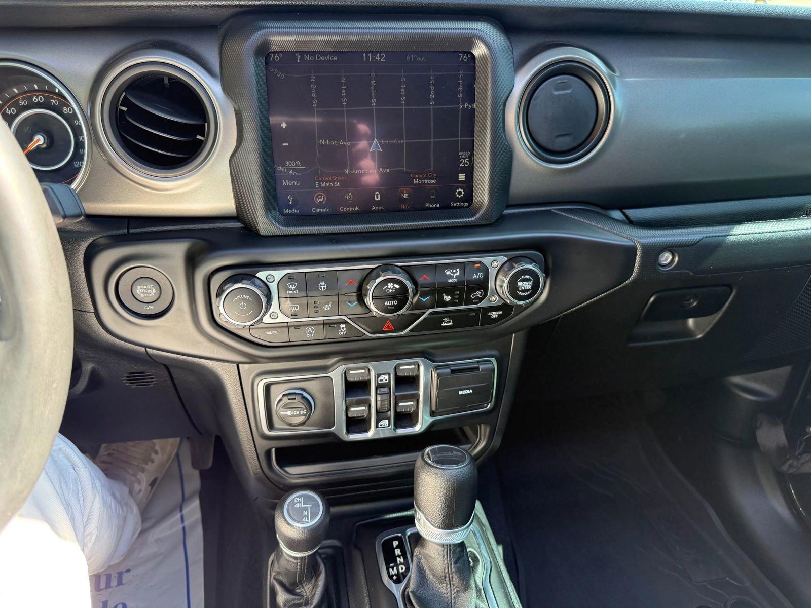 Used 2023 Jeep Gladiator Sport image 22