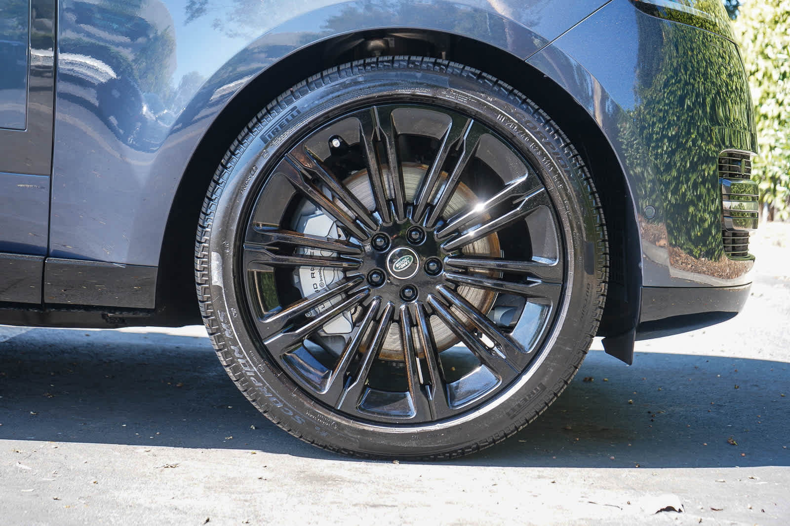 Used 2025 Land Rover Range Rover SE AWD/4WD image 9