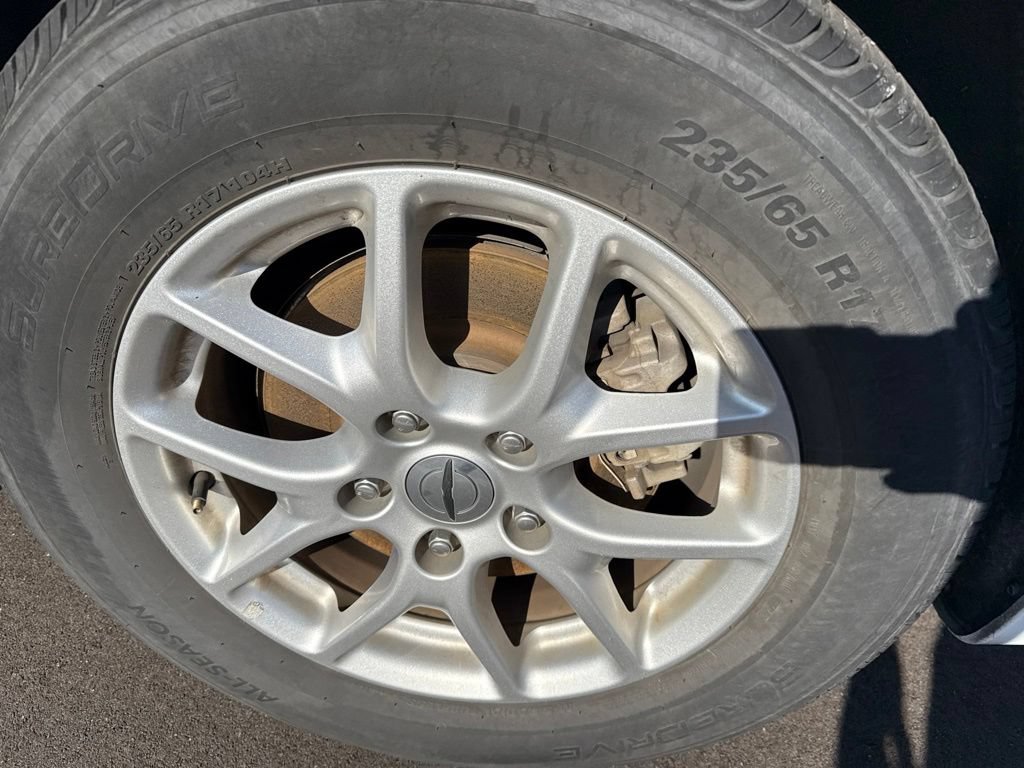 Used 2023 Chrysler Pacifica Touring-L FWD image 9