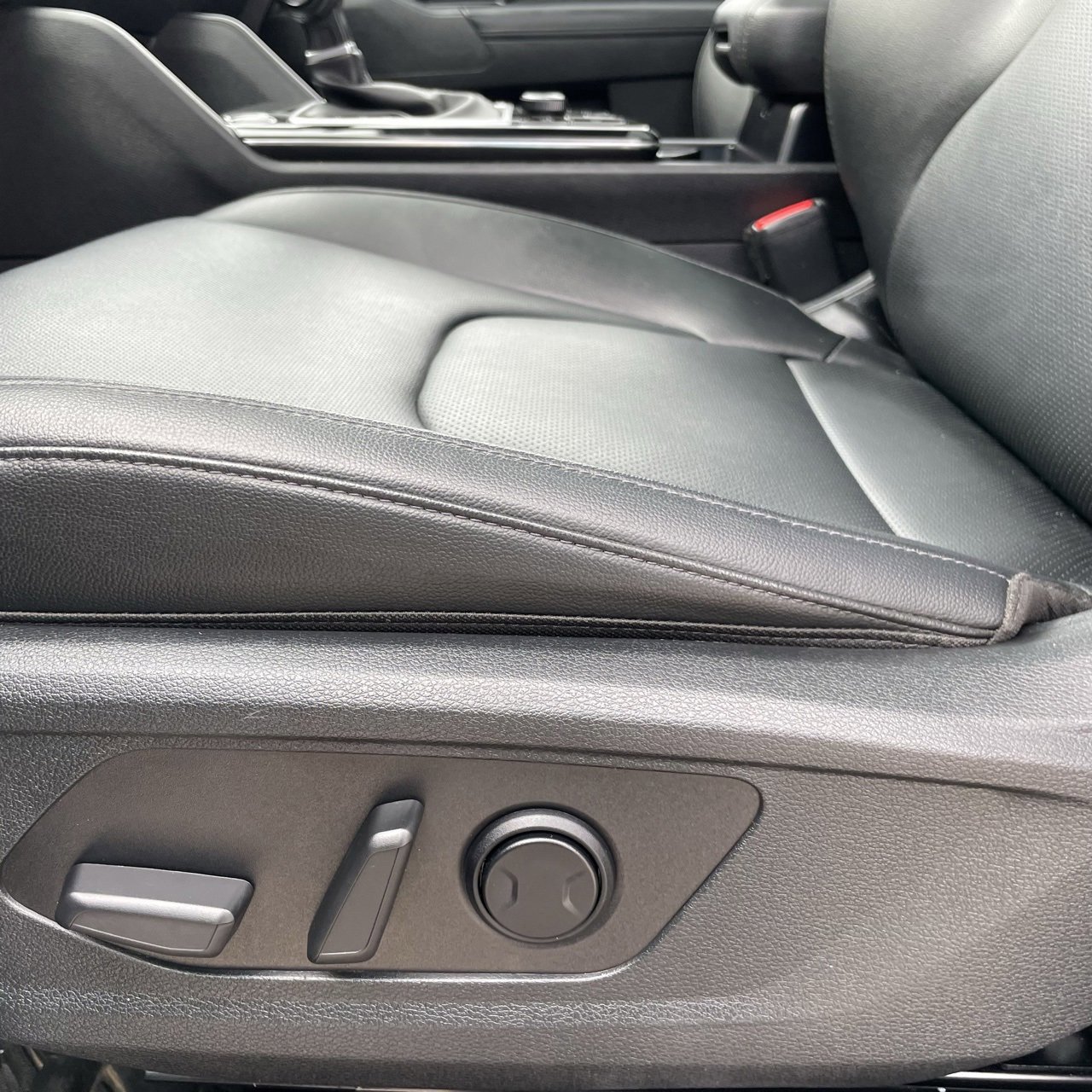 Used 2025 Kia Sportage EX w/ Premium Package image 22