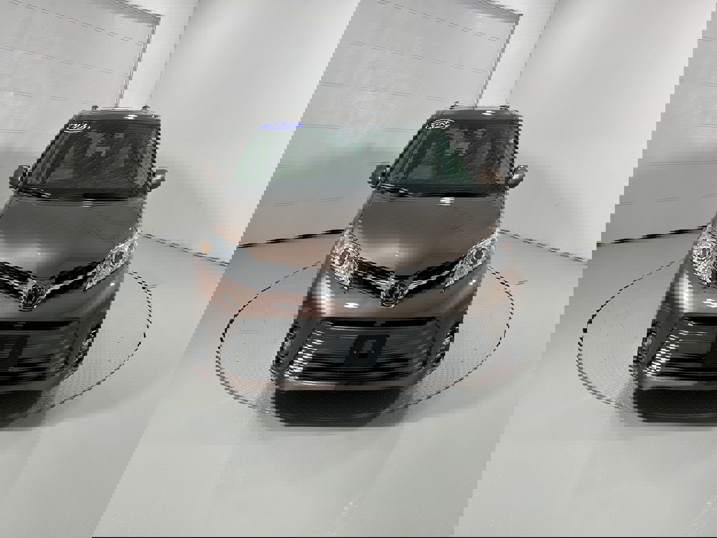 Used 2020 Toyota Sienna XLE w/ XLE Navigation Package image 18