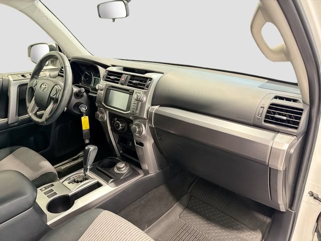 Certified 2017 Toyota 4Runner SR5 AWD/4WD image 24