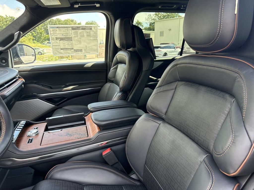 New 2025 Lincoln Navigator Black Label image 22