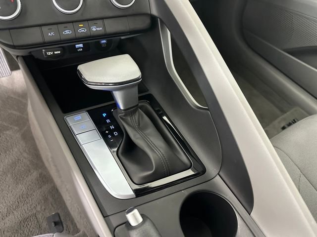 Certified 2025 Hyundai Elantra SE image 19