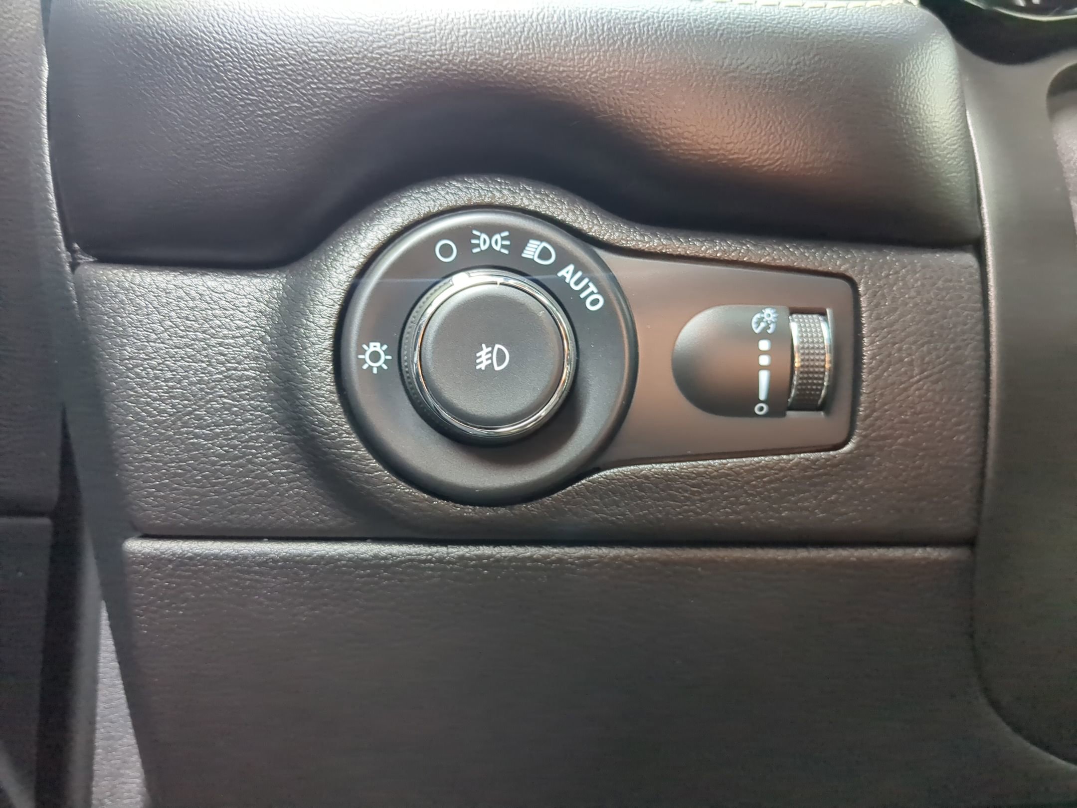 Used 2022 Dodge Durango SRT image 21