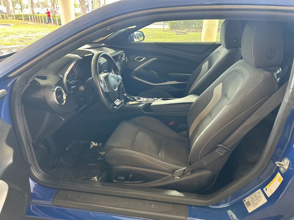 Used 2019 Chevrolet Camaro LT image 5