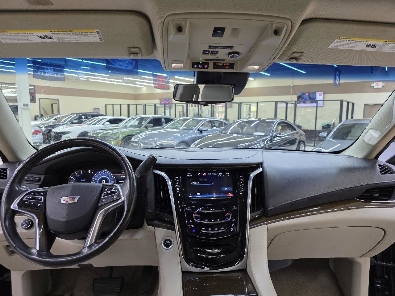 Used 2018 Cadillac Escalade Premium Luxury AWD/4WD image 29