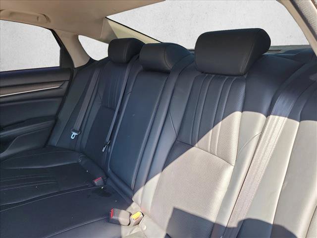 Used 2018 Honda Accord Touring image 11