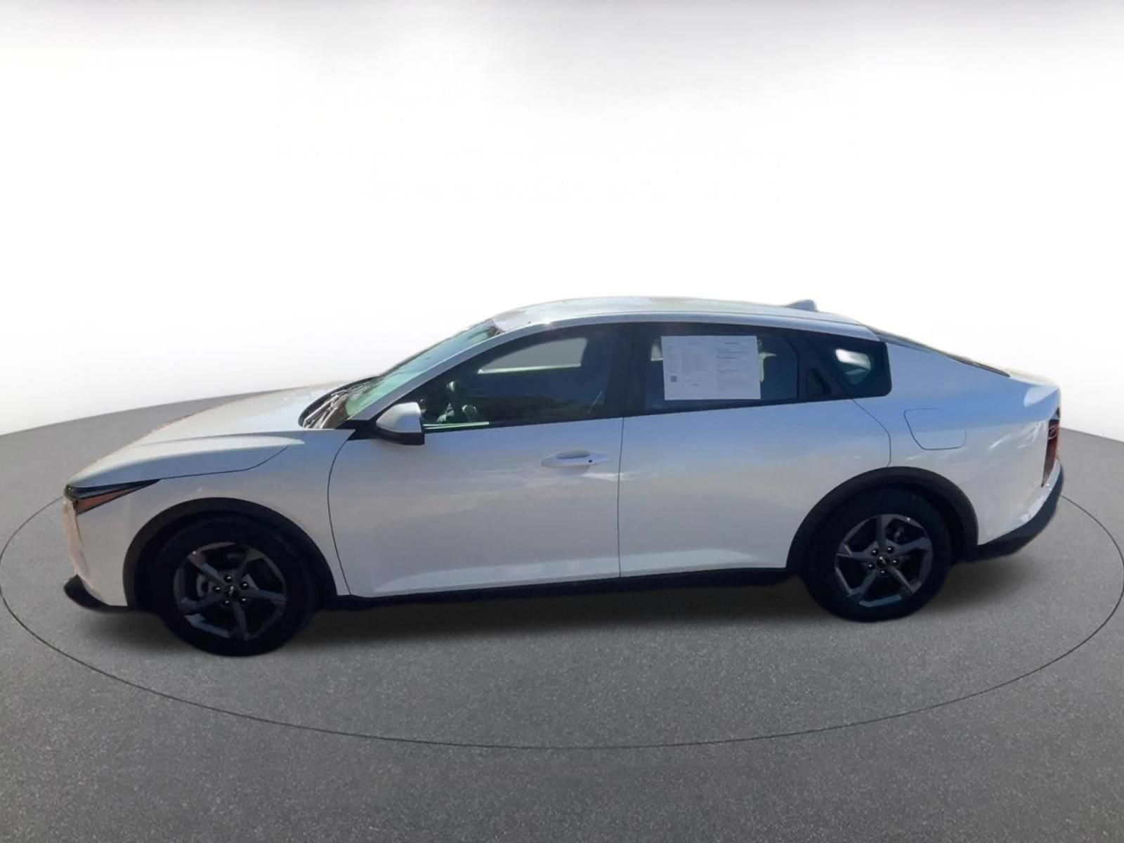 Used 2025 Kia K4 FWD image 9