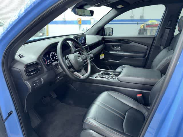 Used 2025 Honda Pilot TrailSport image 32