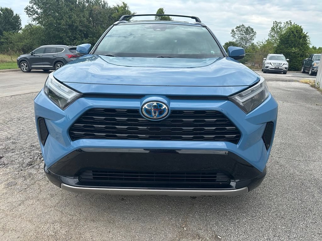 Used 2022 Toyota RAV4 SE AWD/4WD image 2