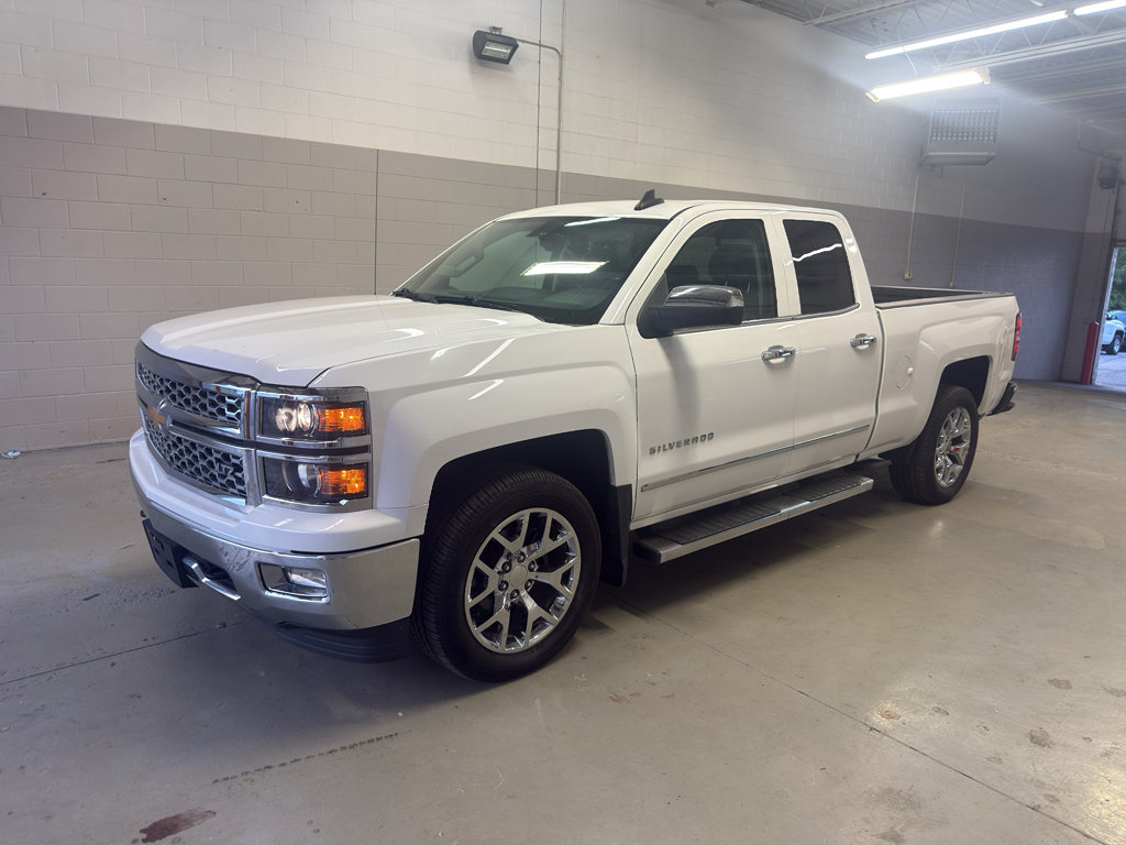 Used 2015 Chevrolet Silverado 1500 LTZ AWD/4WD image 3