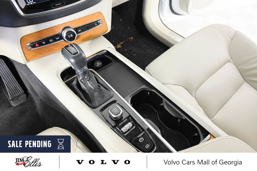 Certified 2021 Volvo XC90 T6 Momentum w/ Climate Package AWD/4WD image 17