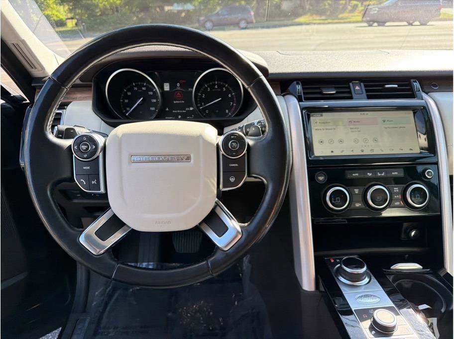 Used 2017 Land Rover Discovery HSE Luxury AWD/4WD image 17