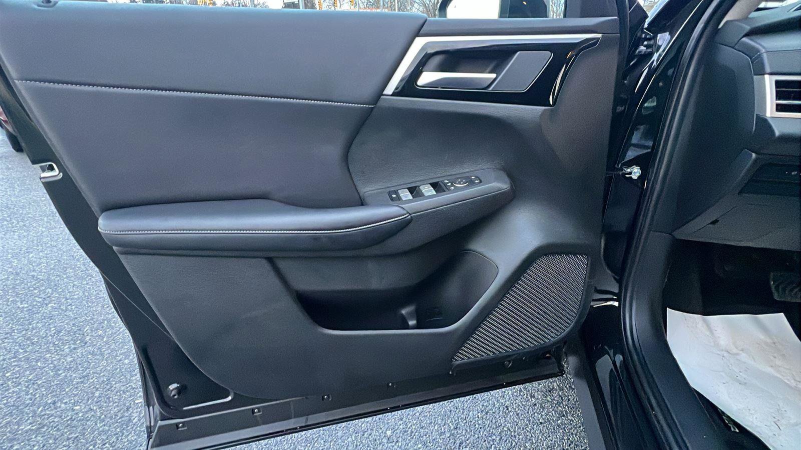 Used 2024 Mitsubishi Outlander SE image 21