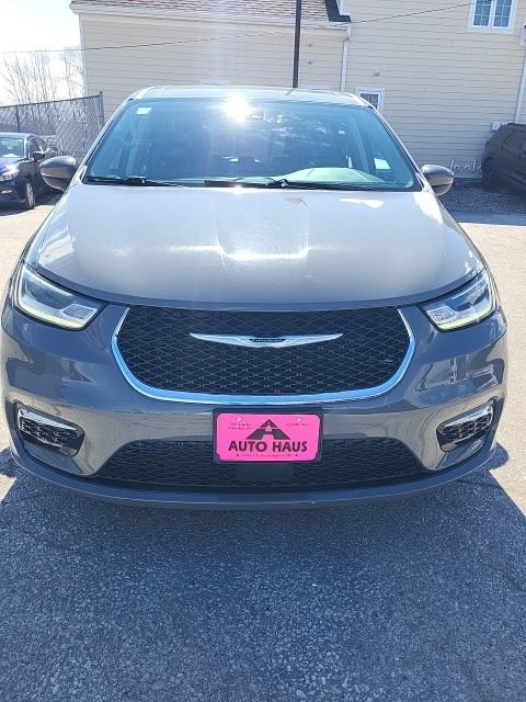 Used 2023 Chrysler Pacifica Touring-L FWD image 28