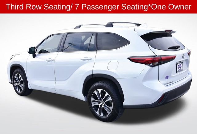 Used 2022 Toyota Highlander XLE image 3