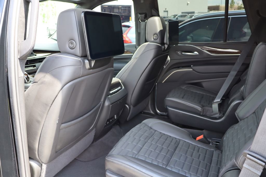 Used 2024 Cadillac Escalade Sport Platinum w/ Heavy-Duty Trailer Package AWD/4WD image 19