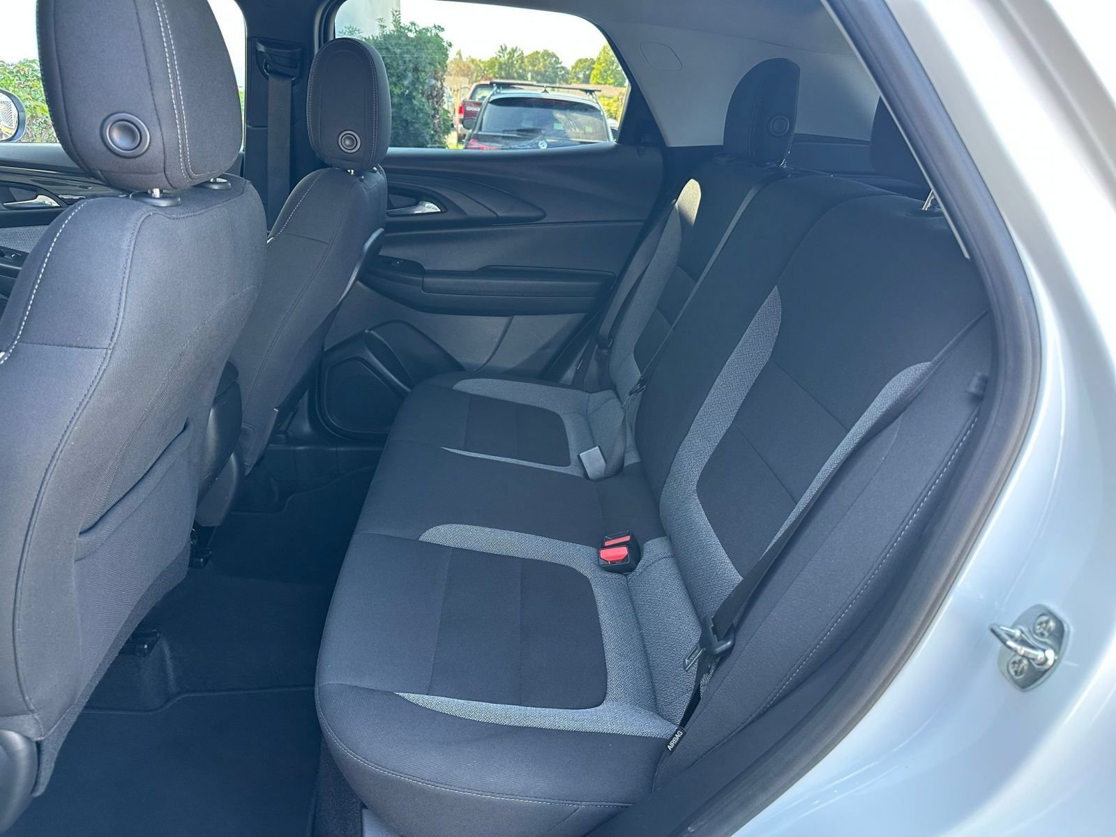 Used 2025 Chevrolet TrailBlazer LT w/ Driver Confidence Package AWD/4WD image 24