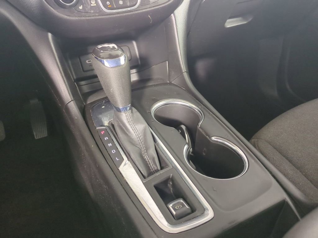 Used 2020 Chevrolet Equinox LT w/ Driver Convenience Package image 22