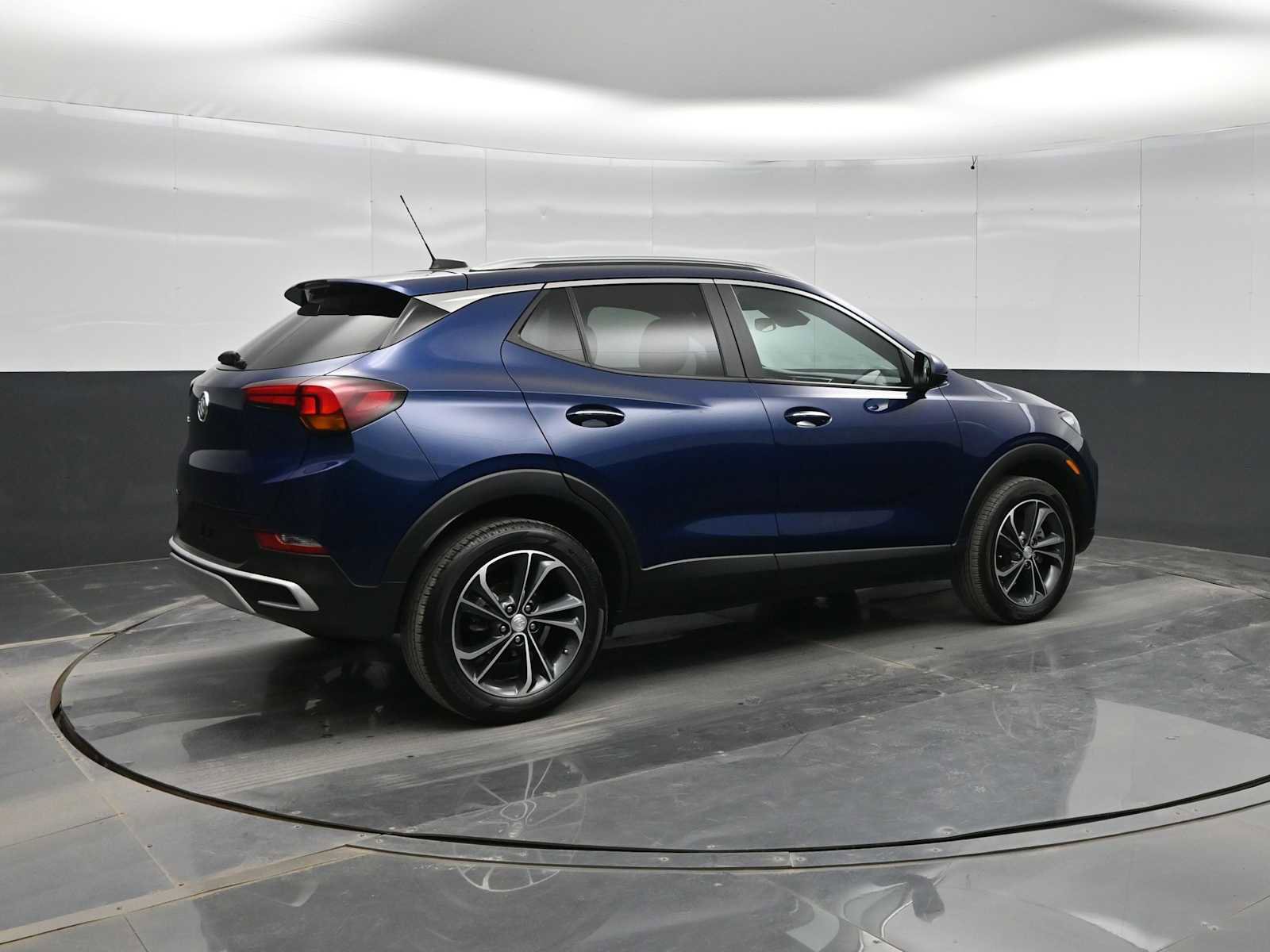 Used 2022 Buick Encore GX Select AWD/4WD image 8