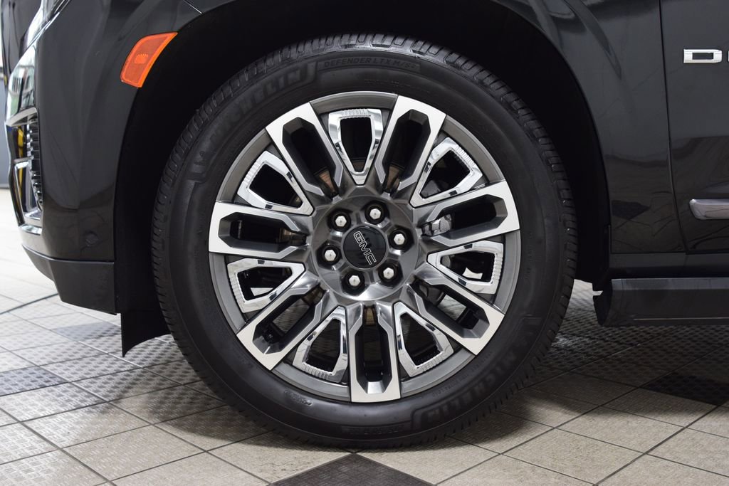 Used 2024 GMC Yukon Denali Ultimate AWD/4WD image 30