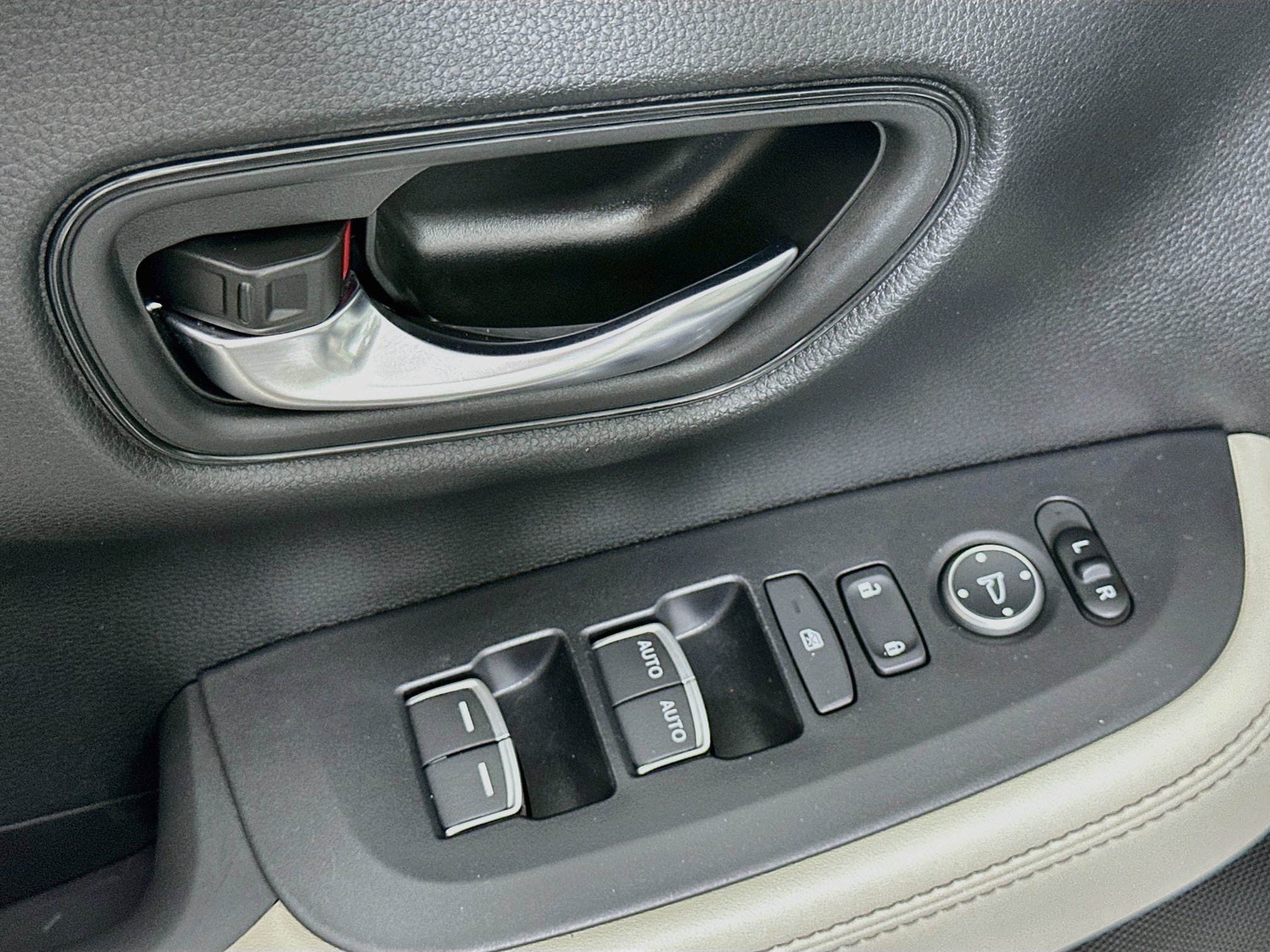 Used 2024 Honda HR-V EX-L image 15