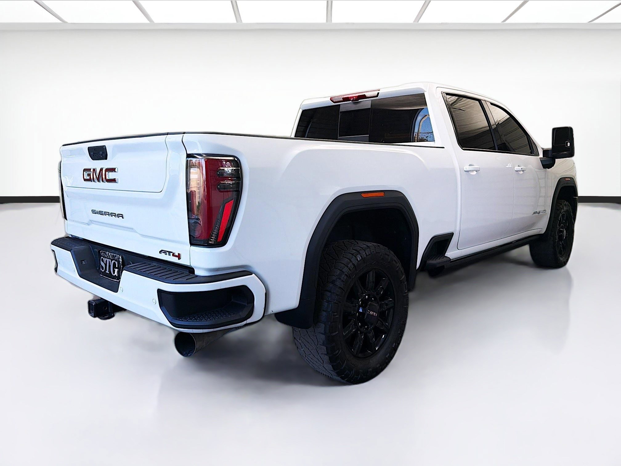 Used 2024 GMC Sierra 2500 AT4 w/ AT4 Premium Plus Package image 4