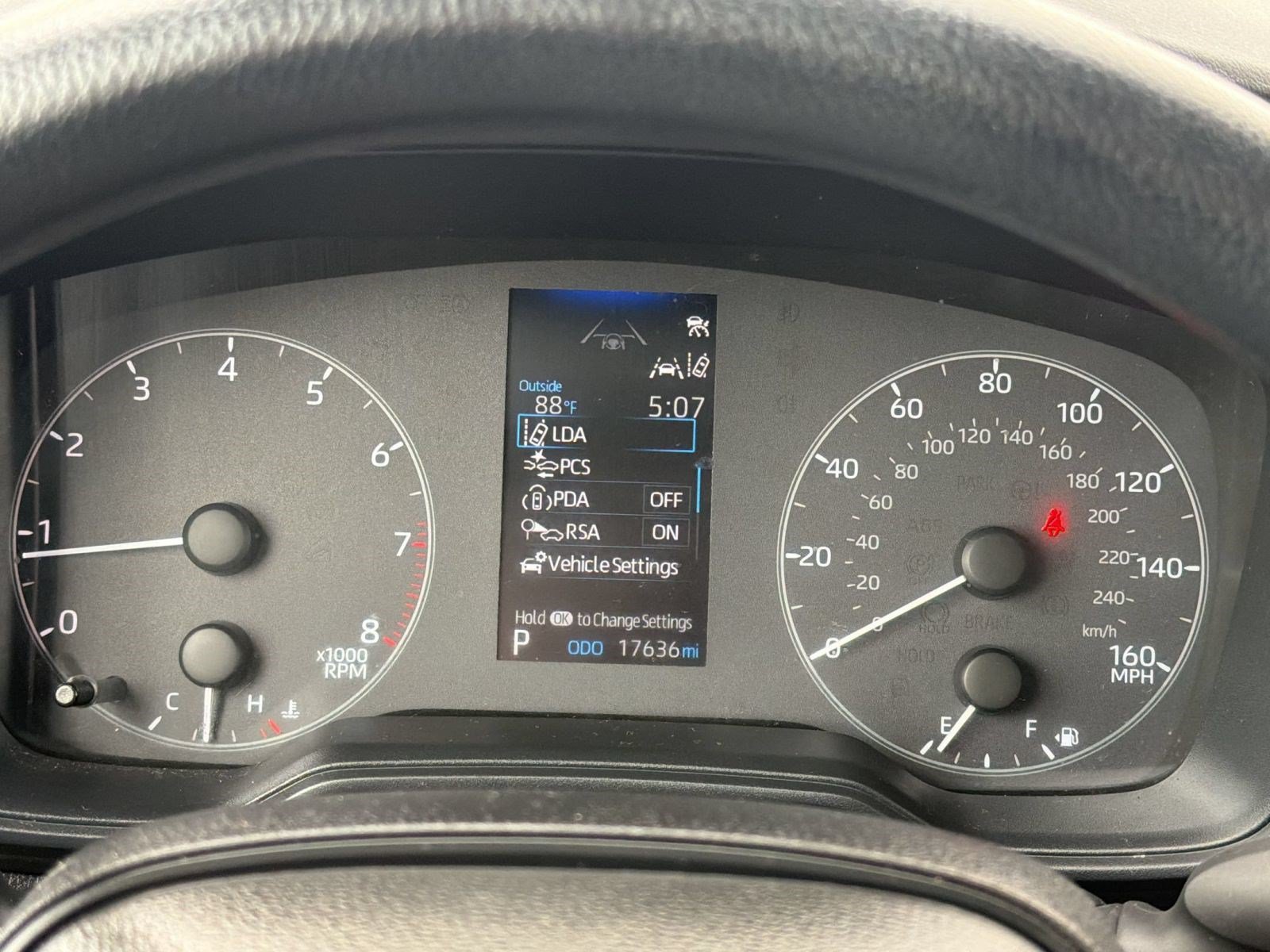 Used 2025 Toyota Corolla LE FWD image 22